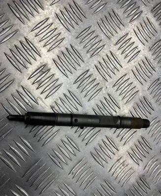 Audi A6 S6 C5 4B Fuel injector 05913020F