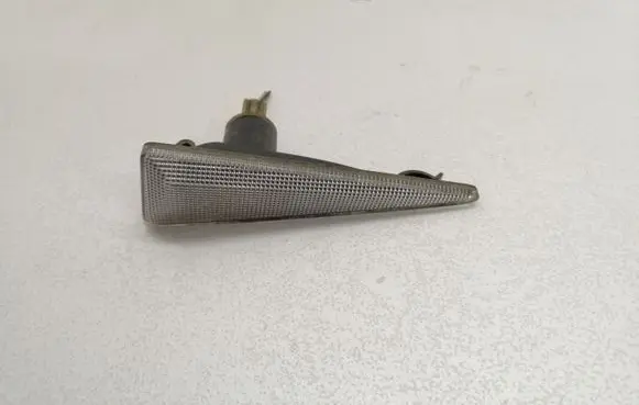 Renault Scenic II - Grand scenic II Front fender indicator light 8200027151