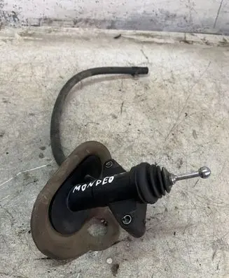 Ford Mondeo Mk III Clutch slave cylinder 