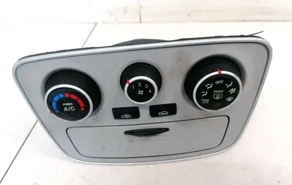 Hyundai Sonata Climate control unit BHQA01
