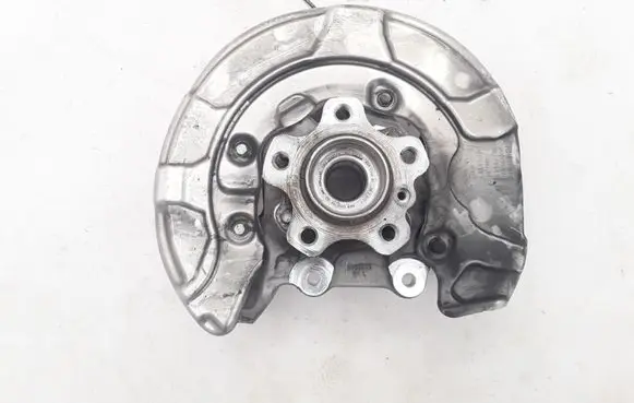 BMW 5 G30 G31 Rear wheel hub 6869788