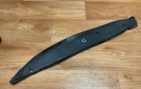 Renault Megane III Fender end trim 631120005R