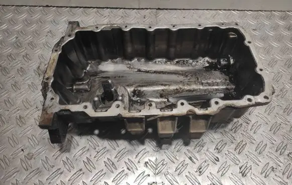 Volkswagen PASSAT B6 Oil sump 030103603