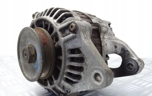 Mazda MPV II LW Generator/alternator JE1518300A