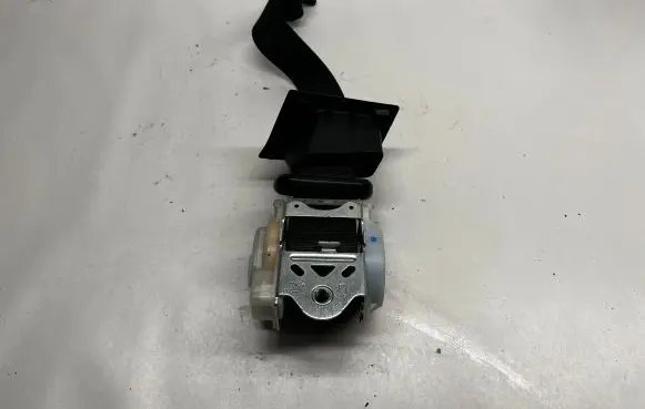 Ford Mustang VI Rear seatbelt FR3B76611B69AE3ZHE