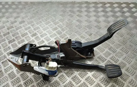 Volvo XC60 Accelerator throttle pedal 31329061 31302348