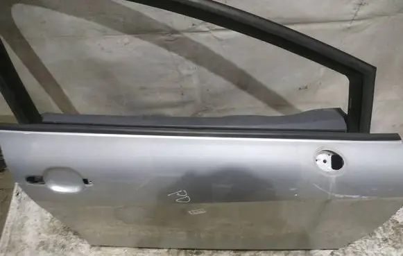 Seat Leon (1P) Front door glass trim molding 