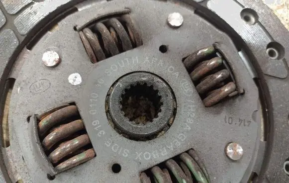 Suzuki Swift I Clutch pressure plate 319011010 LUK