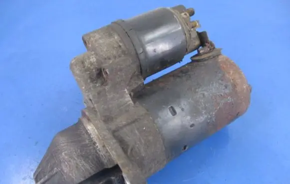 Opel Zafira A Starter motor