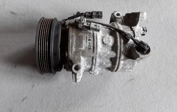 Renault Megane IV Air conditioning (A/C) compressor (pump) 926003123R