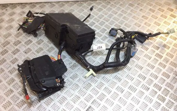 Ford Kuga II Fuse box set AV6T14A067BC FV4T14K733