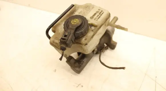 Volkswagen Jetta V Master brake cylinder 1K1611301C