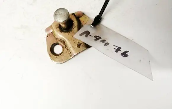 Opel Astra G Front door lock loop/hook striker 
