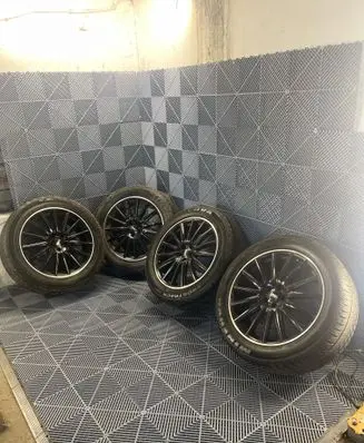 Jaguar F-Pace R20 alloy rim 