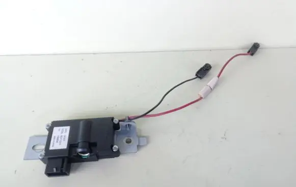 Chrysler 300 - 300C Aerial antenna amplifier 05081032AG