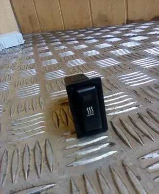 Toyota Avensis T250 Windscreen/window heater switch 153337
