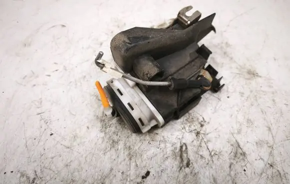 Audi A4 S4 B5 8D Rear door lock 8D0839016A