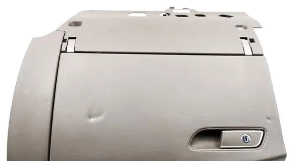 Glove box