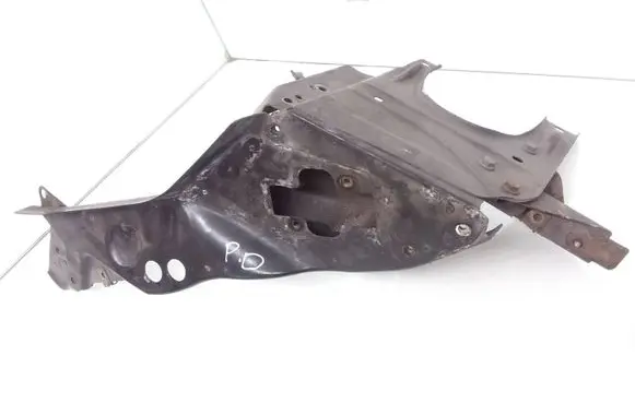 Mercedes-Benz CLS C219 Side radiator support slam panel 