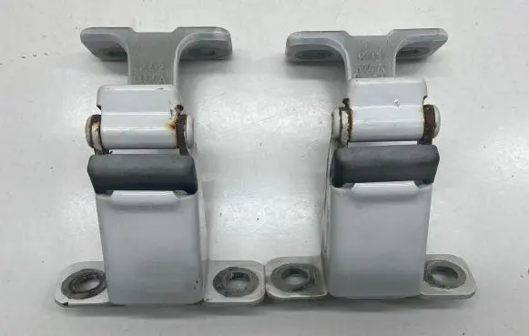 Rear door hinge set