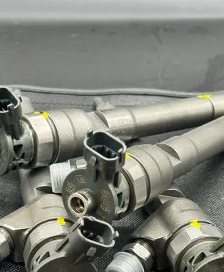 Renault Trafic III (X82) Fuel injectors set 0445110569