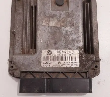 Volkswagen Golf V Engine control unit/module 03G906016ET 1039S05033 0281011843