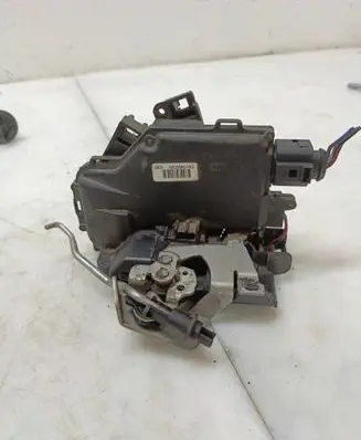 Audi A6 S6 C5 4B Rear door lock 4B0839016G PA66307GF