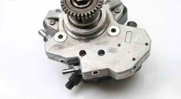 Mercedes-Benz E W212 Fuel injection high pressure pump A6420700801