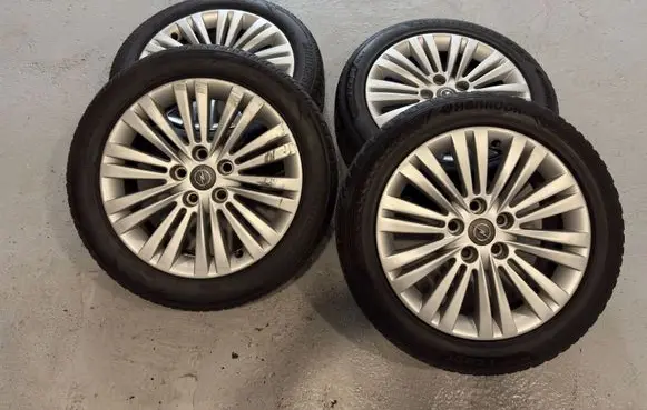 Opel Astra J R17 alloy rim 
