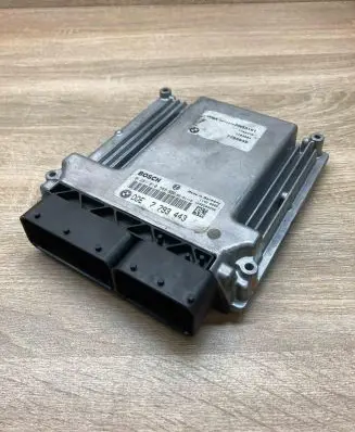 BMW 3 E46 Engine control unit/module ECU 7793443 0281010565