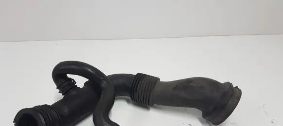 Ford Focus Intercooler pipe mounting bracket 6G919C623DG