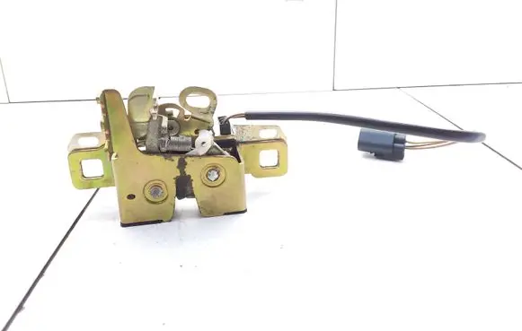Ford Mondeo MK I Tailgate/trunk/boot lock/catch/latch 93BBF43200BE