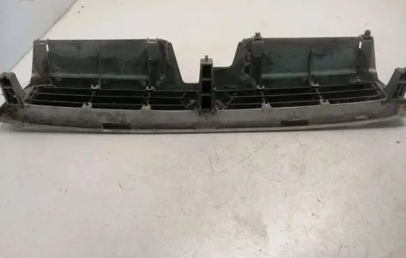 Subaru Legacy Front bumper upper radiator grill