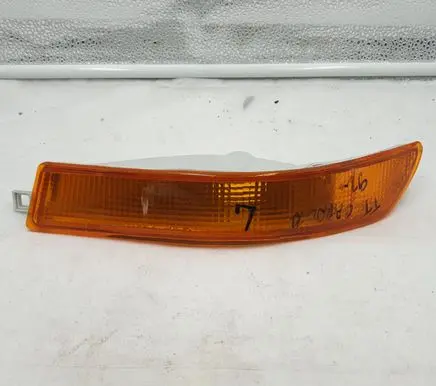 Toyota Corolla E100 Front indicator light 082121654L