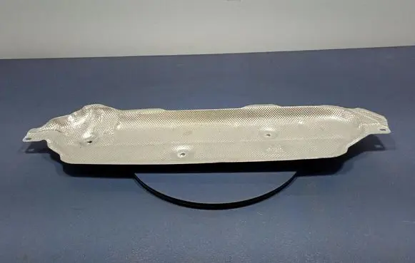 Audi Q7 4L Exhaust heat shield 4M0825711F