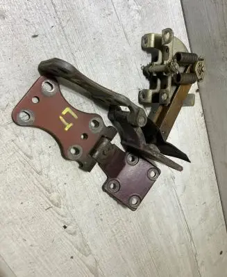 Rear door hinge set