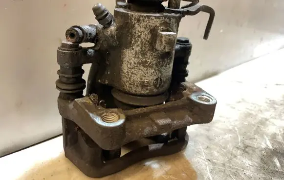 Rear brake caliper