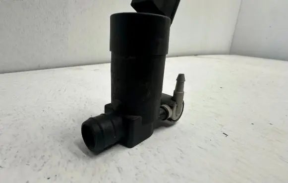 Volvo V50 Windscreen/windshield washer pump 1S7117K624FE T655C