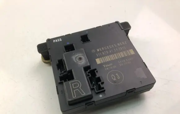 Mercedes-Benz E W211 Other control units/modules 2118704126