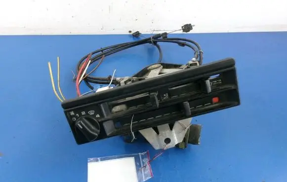 Volkswagen Transporter - Caravelle T4 Climate control unit 321819045C