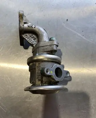Audi A6 S6 C5 4B EGR valve 06C131165B