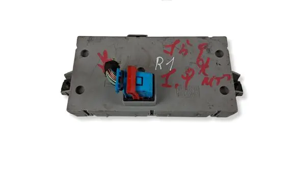 Alfa Romeo 159 Fuse module 50507094 5018901270000