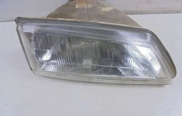 Peugeot 106 Headlight/headlamp 23130584