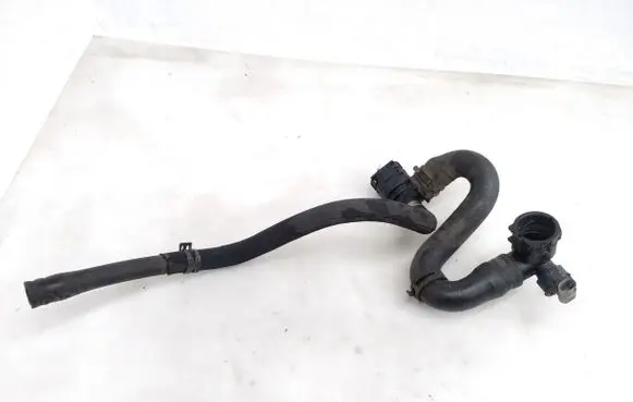 Mercedes-Benz E W213 Engine coolant pipe/hose