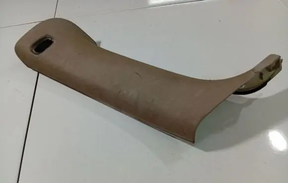Subaru Legacy (D) pillar trim (bottom) 
