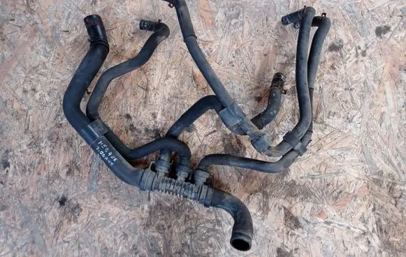 Renault Megane II Engine coolant pipe/hose
