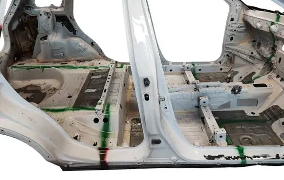 Suzuki Vitara (LY) Pillar (middle) 