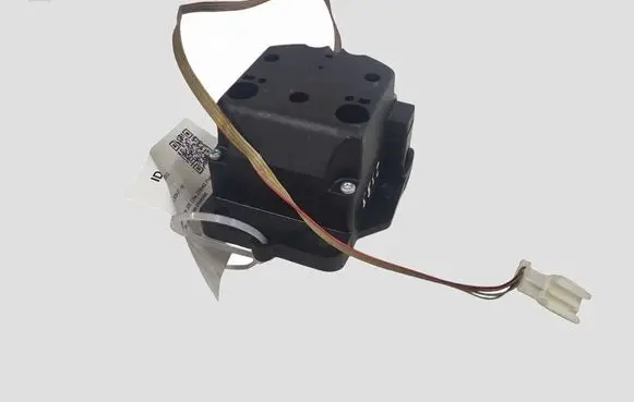 Mercedes-Benz C W204 Head unit multimedia control A2048704658 A2048704858 03358060100