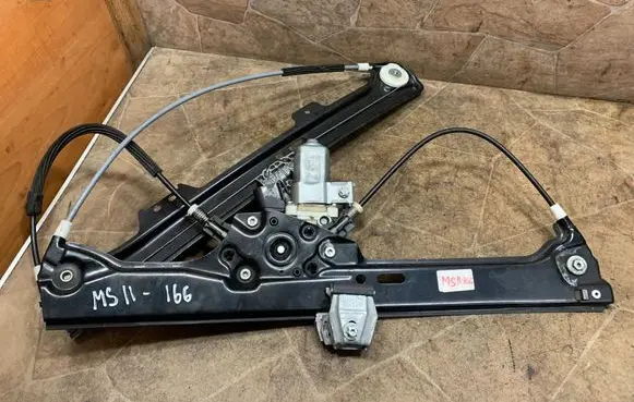 BMW 5 E60 E61 Front door electric window regulator 6922268