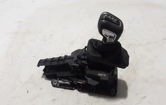 Volvo S60 Gear shifter/selector 32240584